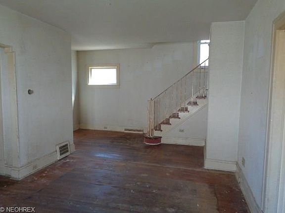 3rd image of 1735 Oakdale Ave