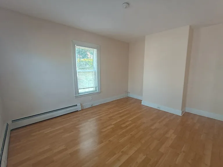 18 Myrick St — Photo 9