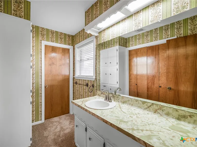 608 Rosewood Dr — Photo 23
