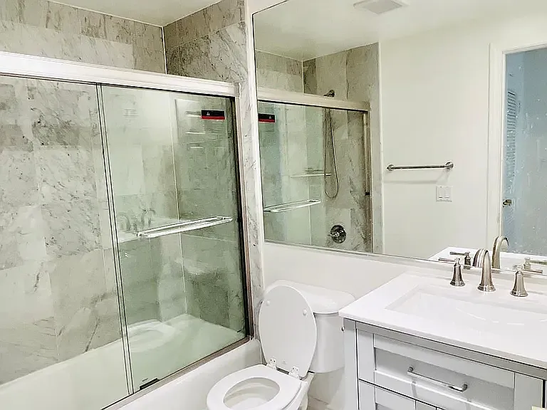 4742 Elmwood Ave #C — Photo 6