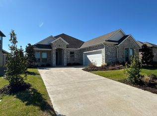 115 Bowling Green Ave, Red Oak, TX 75154
