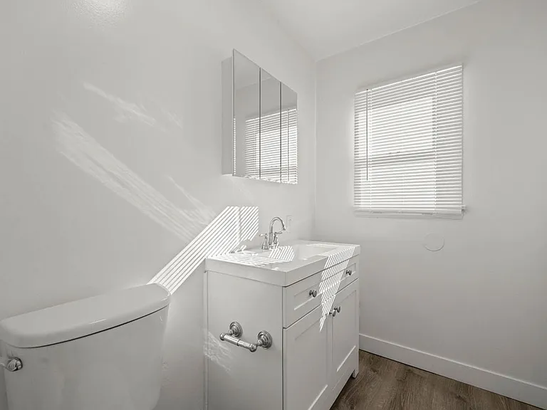 6036 10th Ave — Photo 15