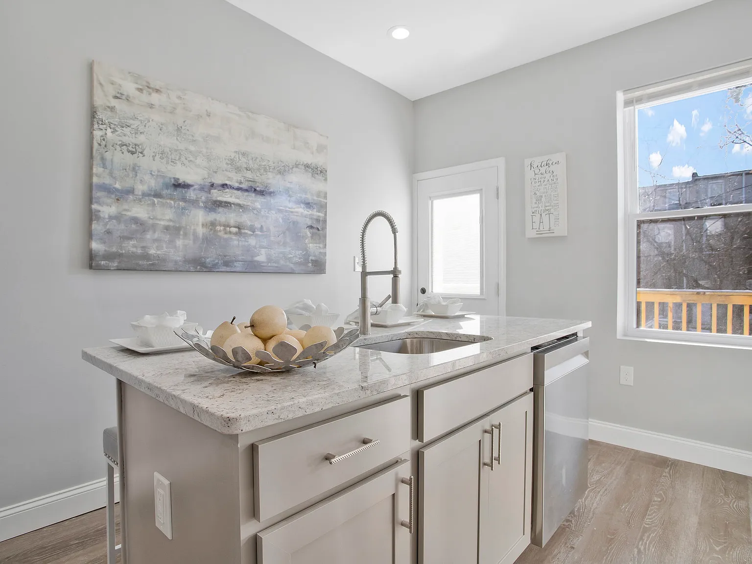 1 bed, $700 — Photo 3