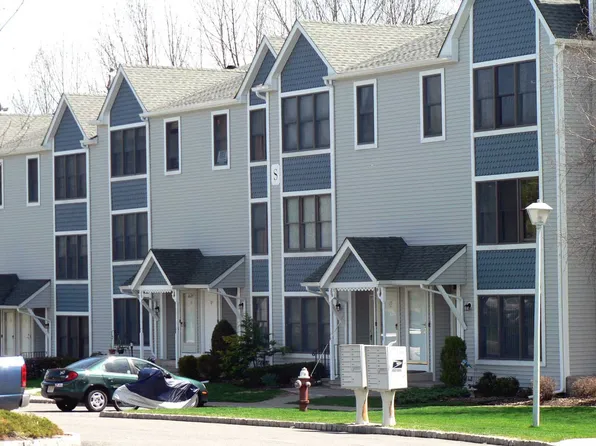 37 Burlington Ct #1919, Hamburg, NJ 07419