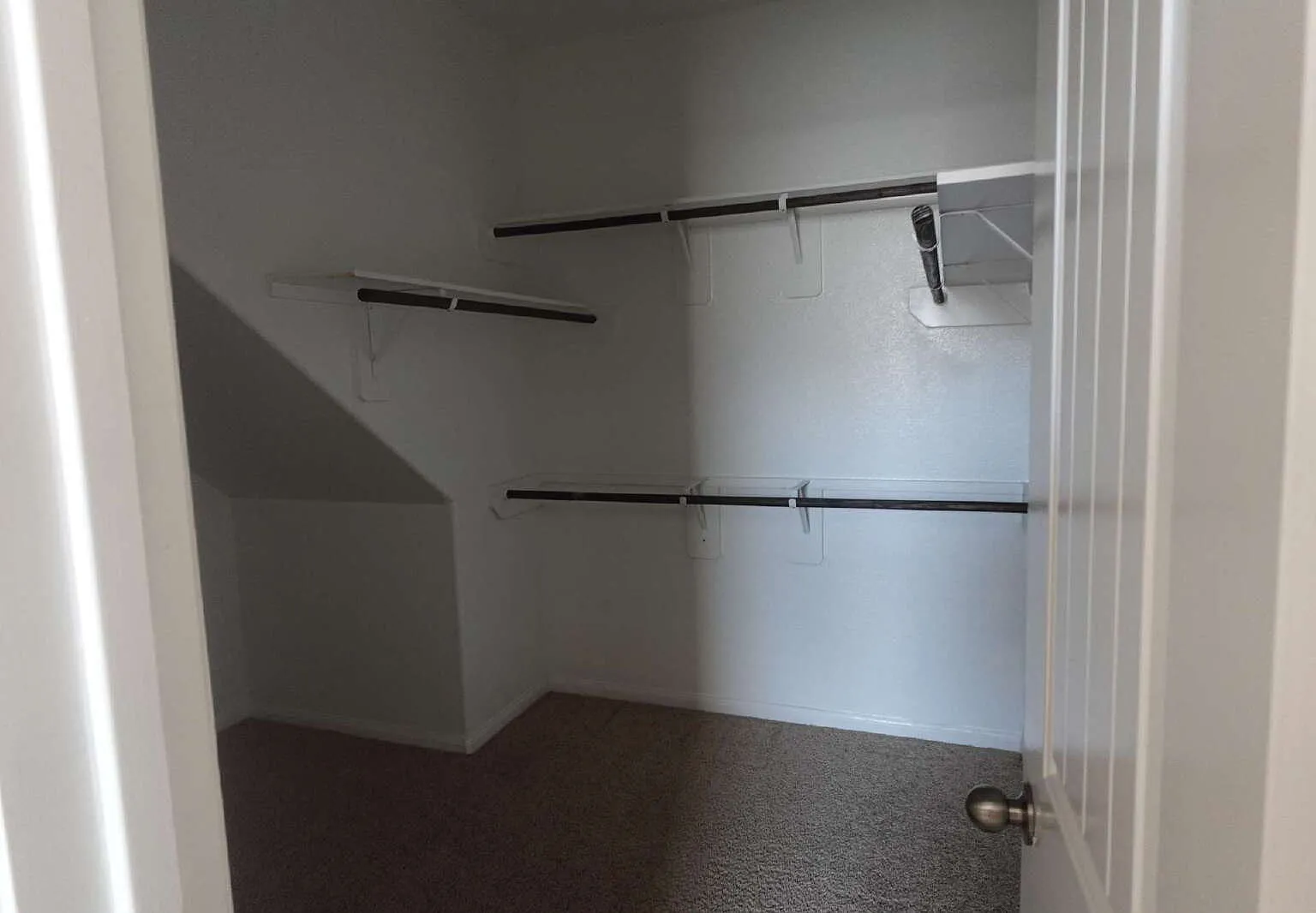 4 bed, 2.5 bath, 1707 sqft, $1,950 — Photo 4