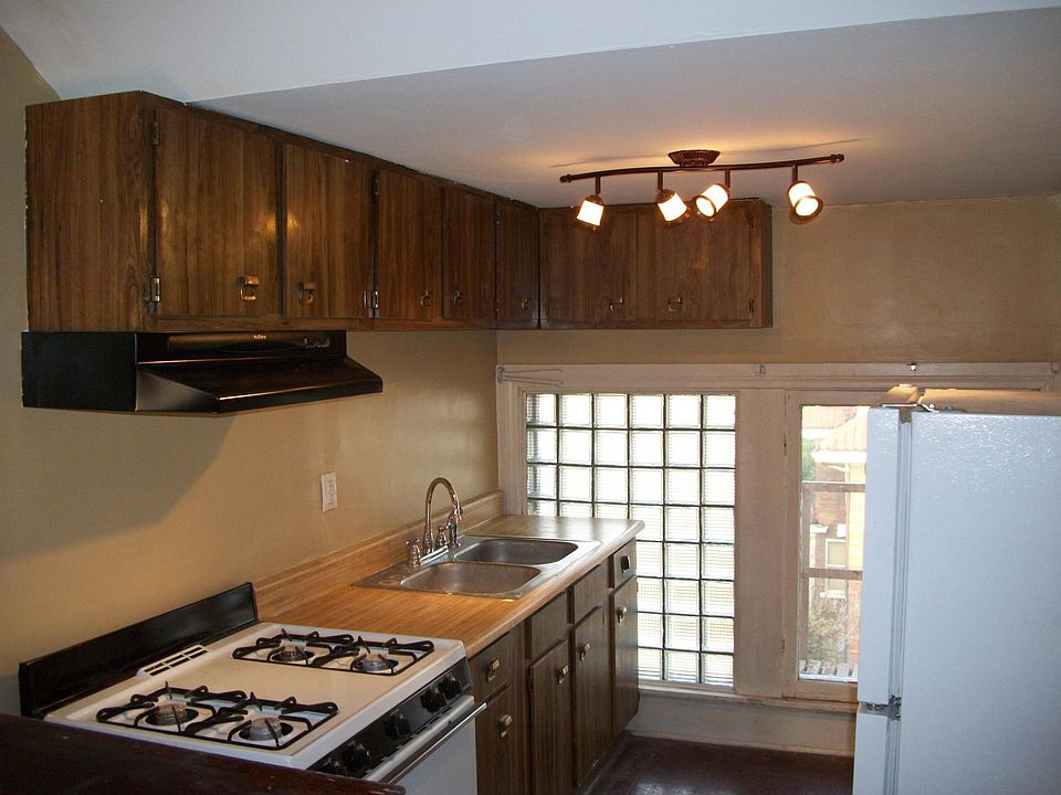 102 #4 KITCHEN