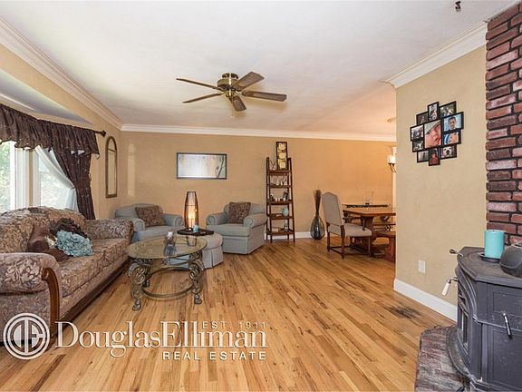 2nd image of 15 Daly Ct