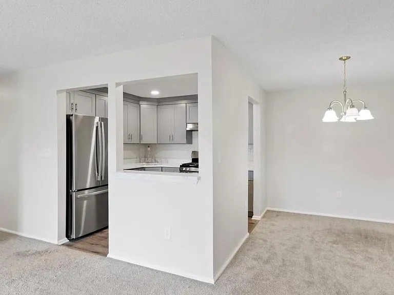 42 Mendrey Ct — Photo 5