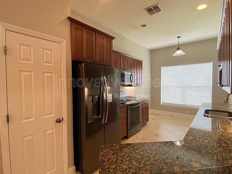 332 E Kaley St — Photo 4