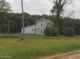 8443 Warner Rd, Carson City, MI 48811