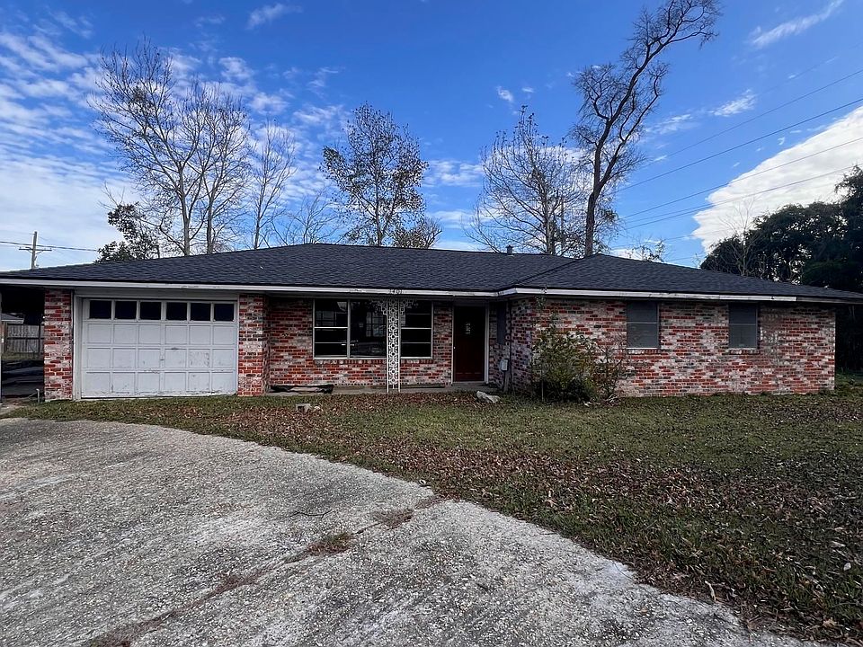 1st image of 1401 Forest Ln