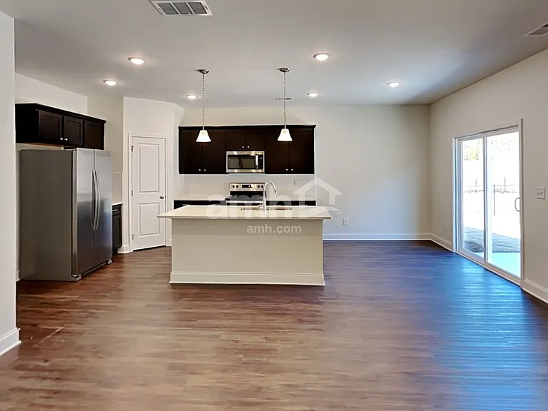 76 Pecan Dr — Photo 4