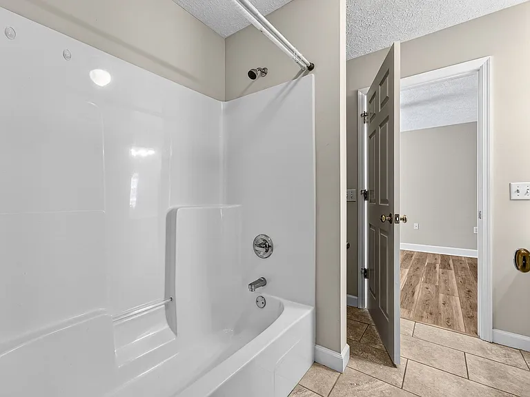 114 Lakeridge Dr — Photo 28