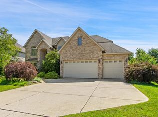 2104 Westover Rd, North Aurora, IL 60542
