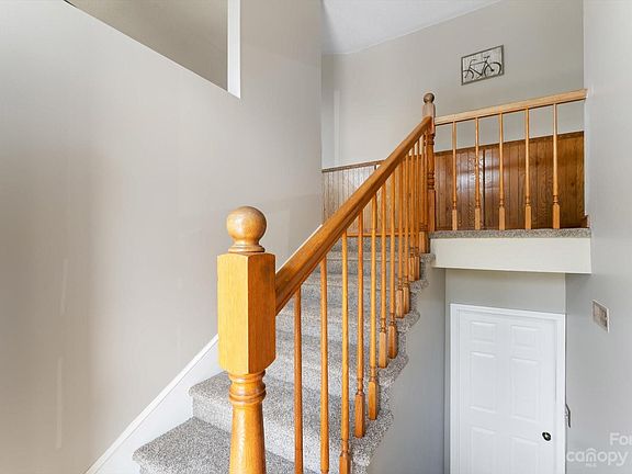 4th image of 2486 Barefoot Ln