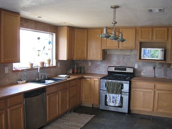 2nd image of 6728 Cambridge Ave