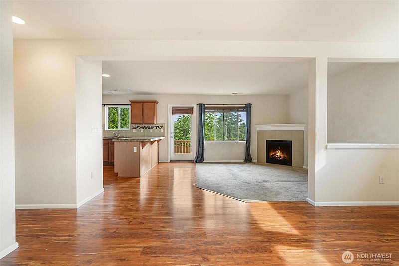 5th image of 9301 13th Street NE