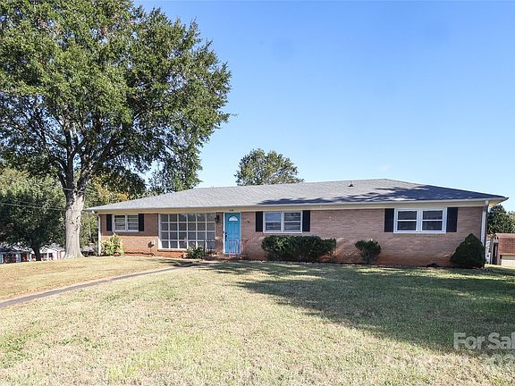 2nd image of 1236 Landsdowne Dr