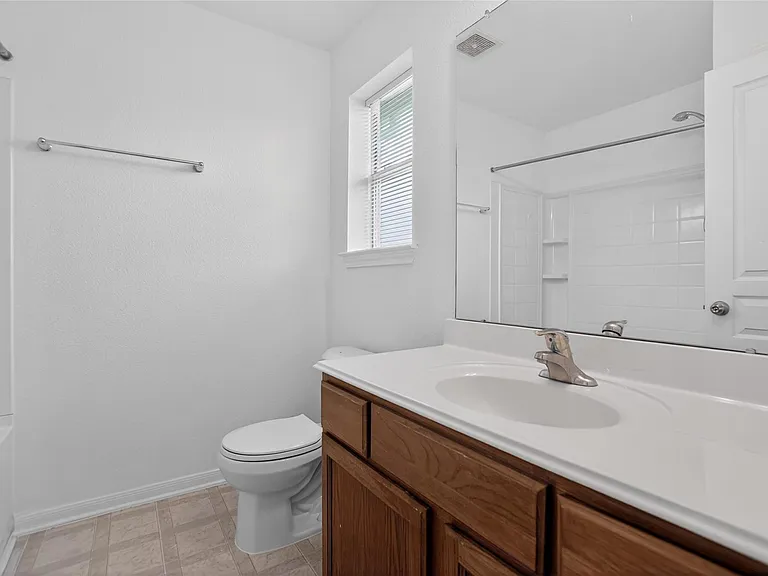 1618 Grable Cove Ln — Photo 24