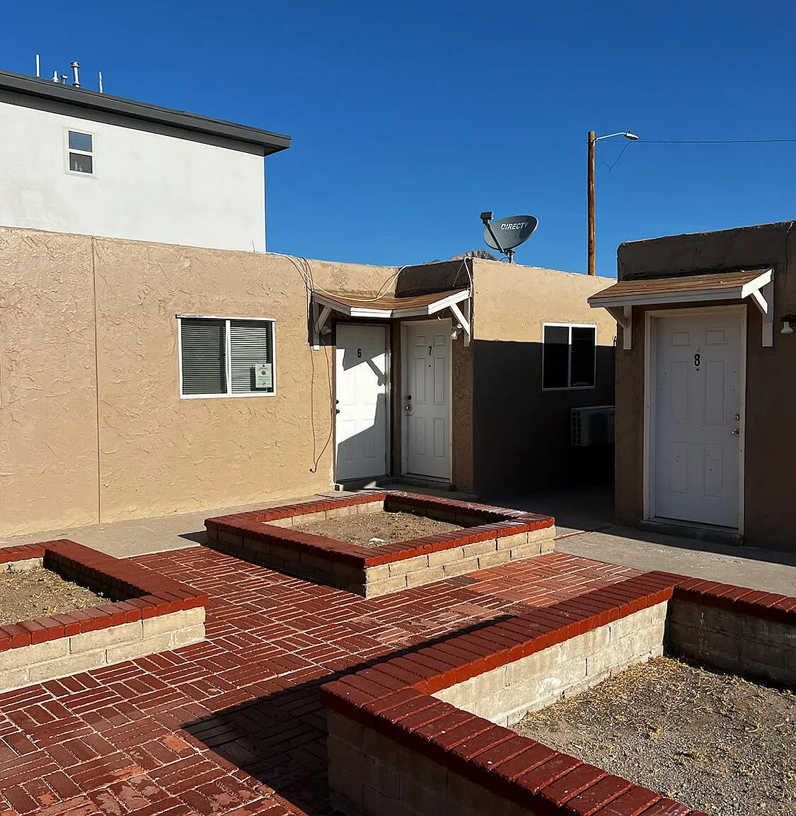 1 bed, 1.0 bath, 460 sqft, $745 — Photo 2