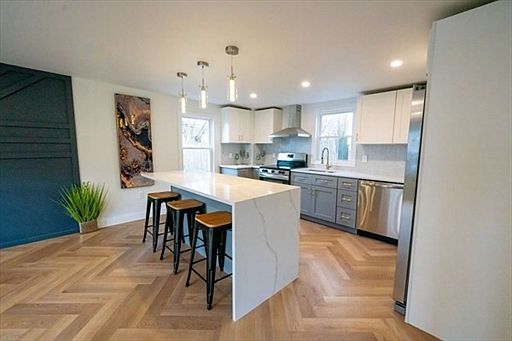 3rd image of 35 Wright St