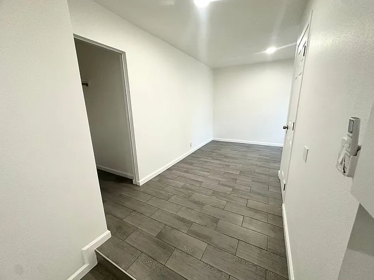 908 N Orange St #B — Photo 2