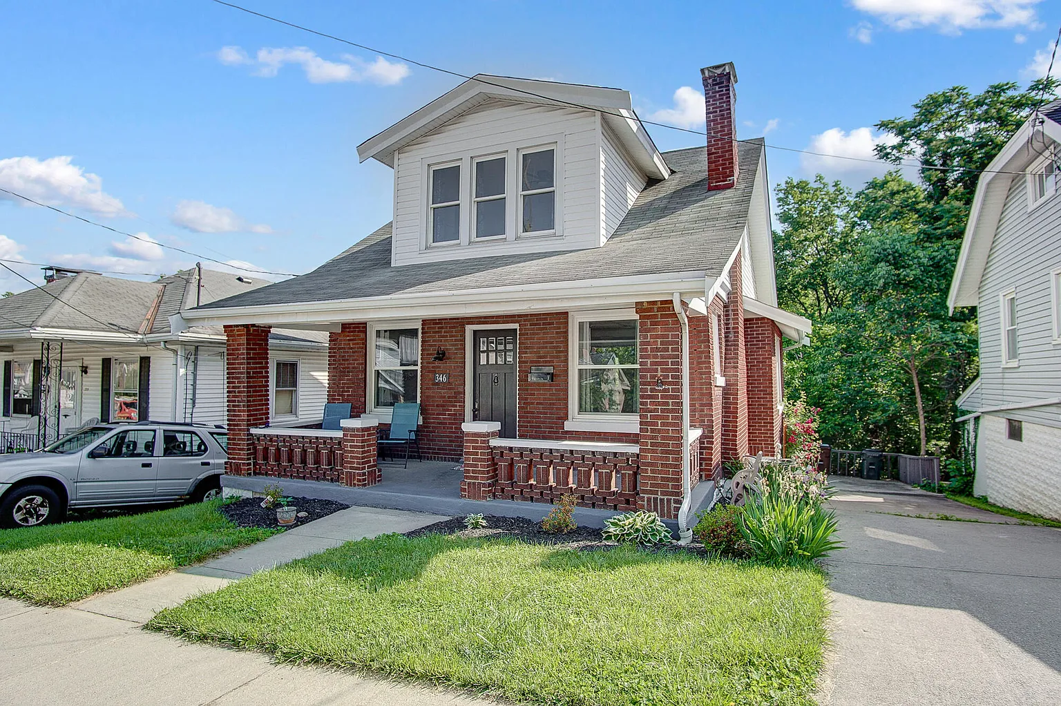 346 Linden Ave photo 1