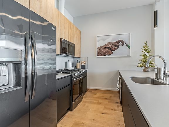 3rd image of 172 Glenridge Ave #Y2