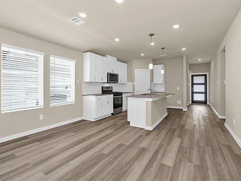 18095 Martin Pines Dr — Photo 5