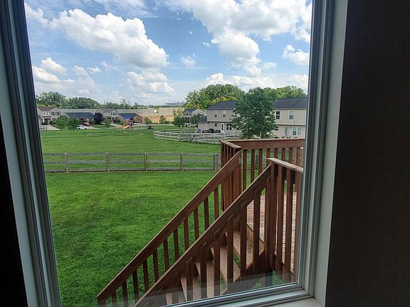 5th image of 427 Sunnybrook Dr