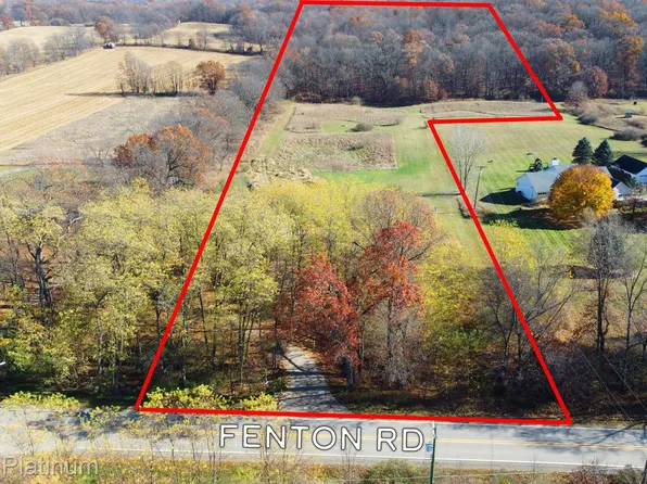5320 Fenton Rd, Hartland, MI 48353