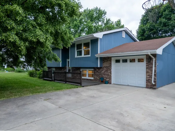 314 E Adams St, Towanda, IL 61776