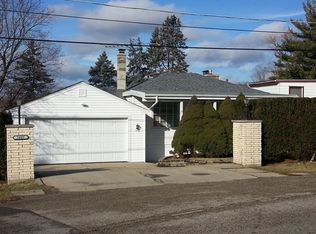 3809 Eastway Dr, Island Lake, IL 60042