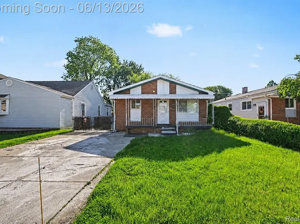 32000 Saint Margaret St, Saint Clair Shores, MI 48082