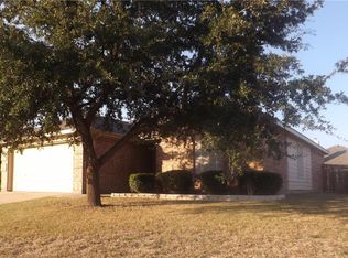 840 Beaver Creek Dr, Burleson, TX 76028