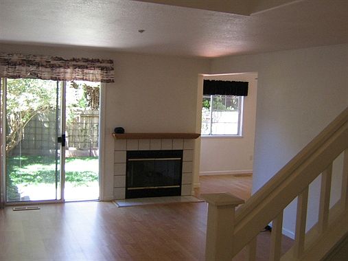 2nd image of 827 Chardonnay Cir