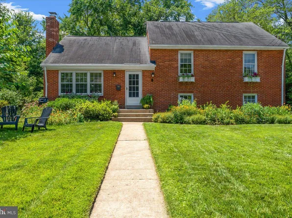 1009 Croton Dr, Alexandria, VA 22308