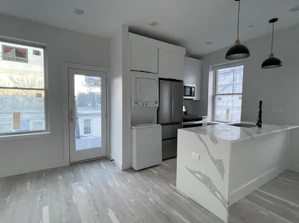 108 Chelsea St, Boston, MA