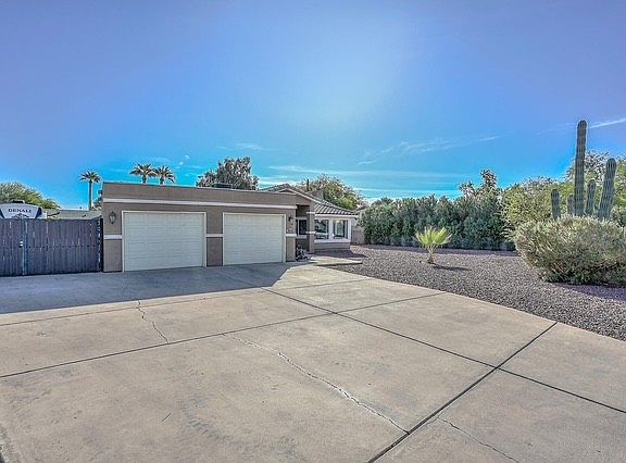 5th image of 3043 N 34th St