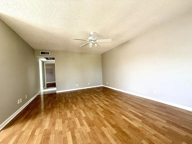 93 Sheffield St E #93-D — Photo 5