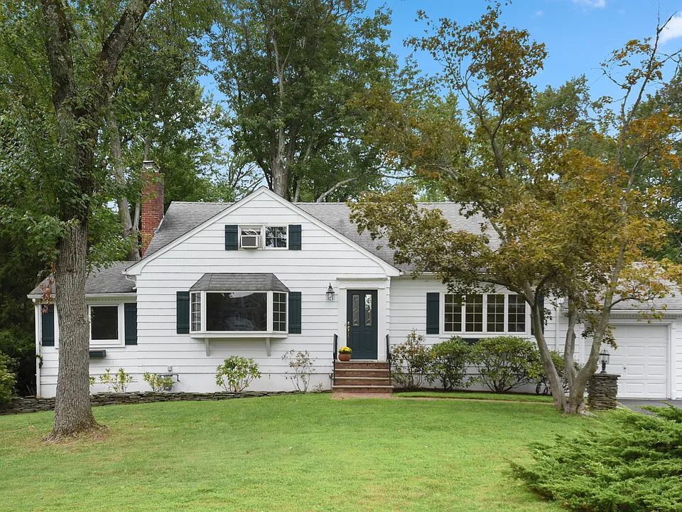 11 Jay Rd
