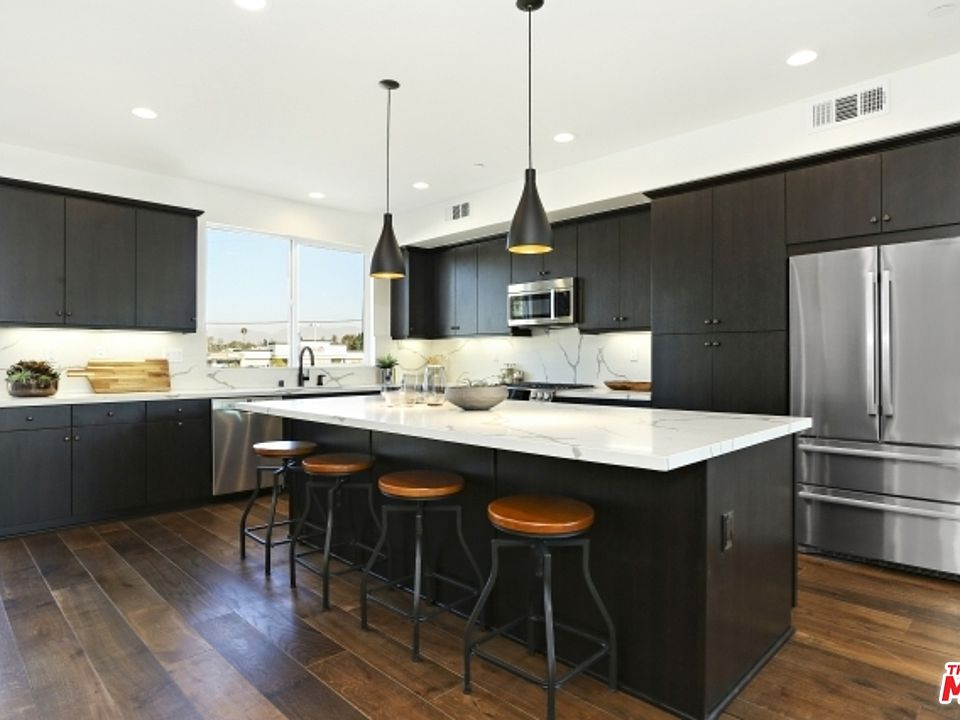 1st image of 13103 W Victory Blvd