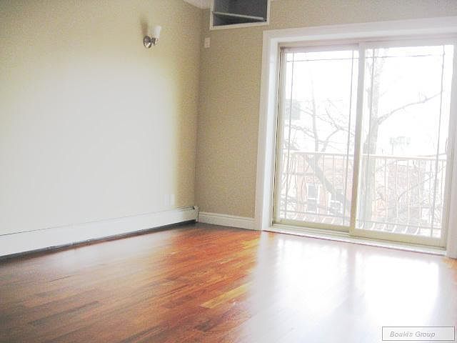 1st image of 2565 36th St APT 2F