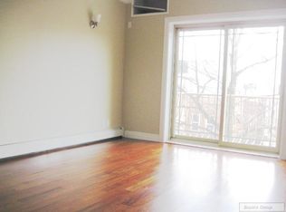 2565 36th St APT 2F, Astoria, NY 11103