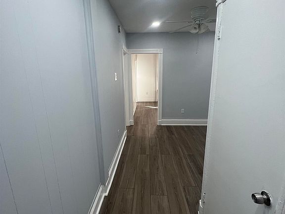 3rd image of 1001 Columbia Ave #1