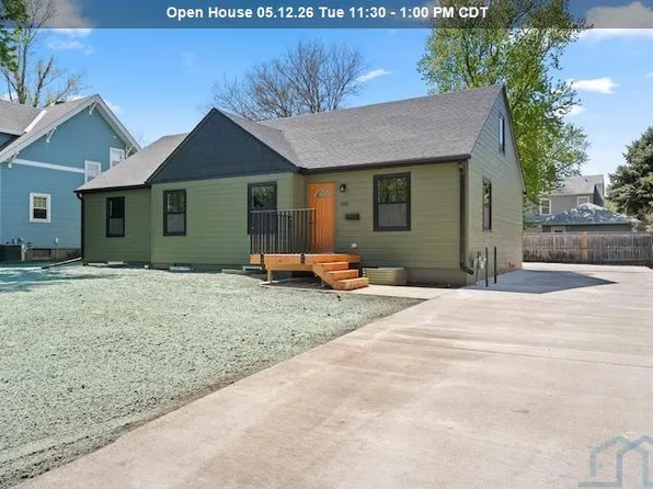 323 Linden Ave, Vermillion, SD 57069