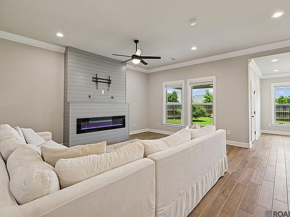 4th image of 39098 Harrier St