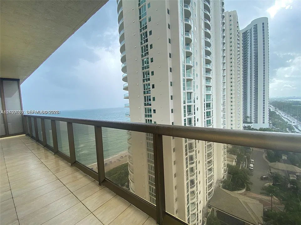 16275 Collins Ave #1704
