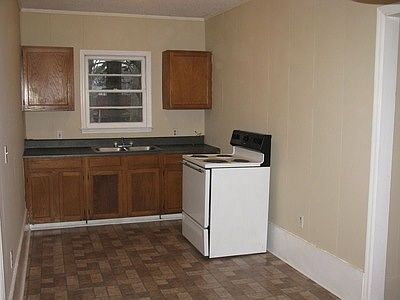 2nd image of 621 Golden St #B