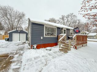 615 W 9th St, Sterling, IL 61081